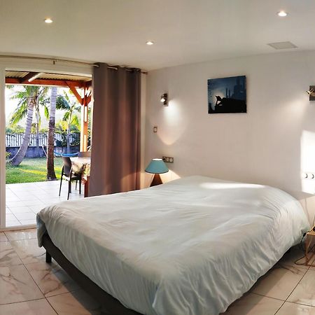 Maison Les Cocotiers De Plaiz'Anse Petite-Ile Luaran gambar