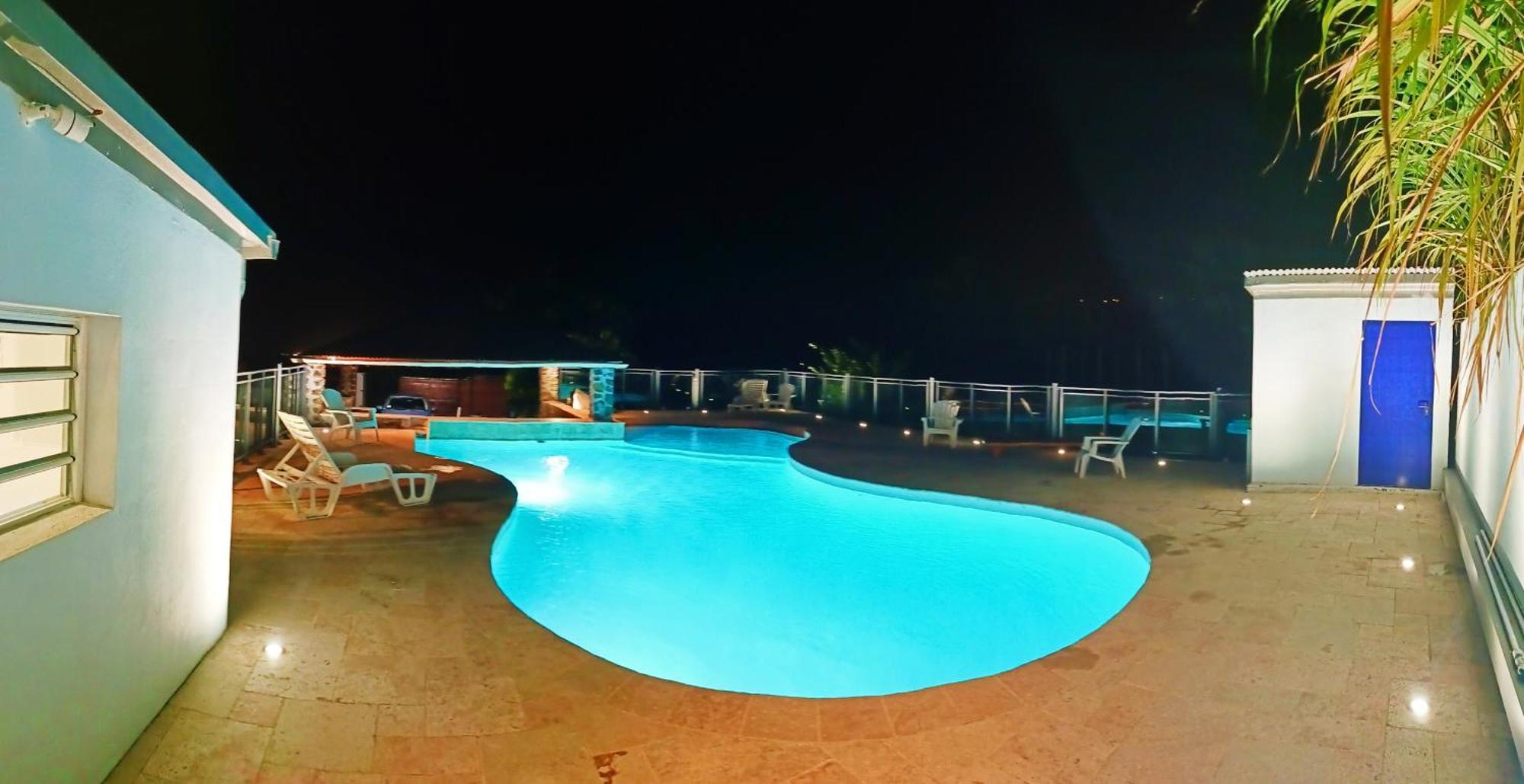 Maison Les Cocotiers De Plaiz'Anse Petite-Ile Luaran gambar