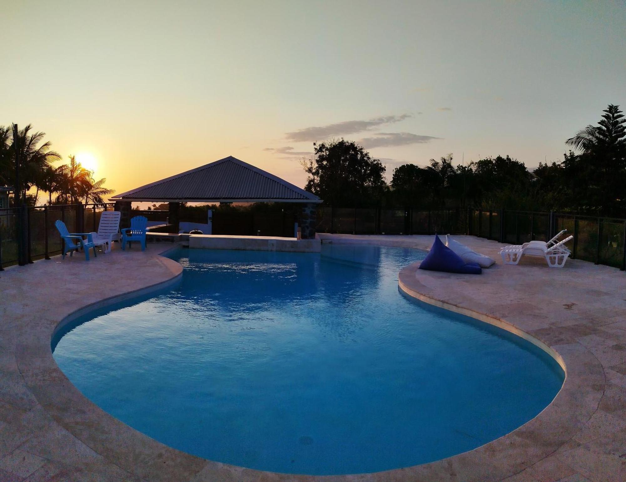 Maison Les Cocotiers De Plaiz'Anse Petite-Ile Luaran gambar